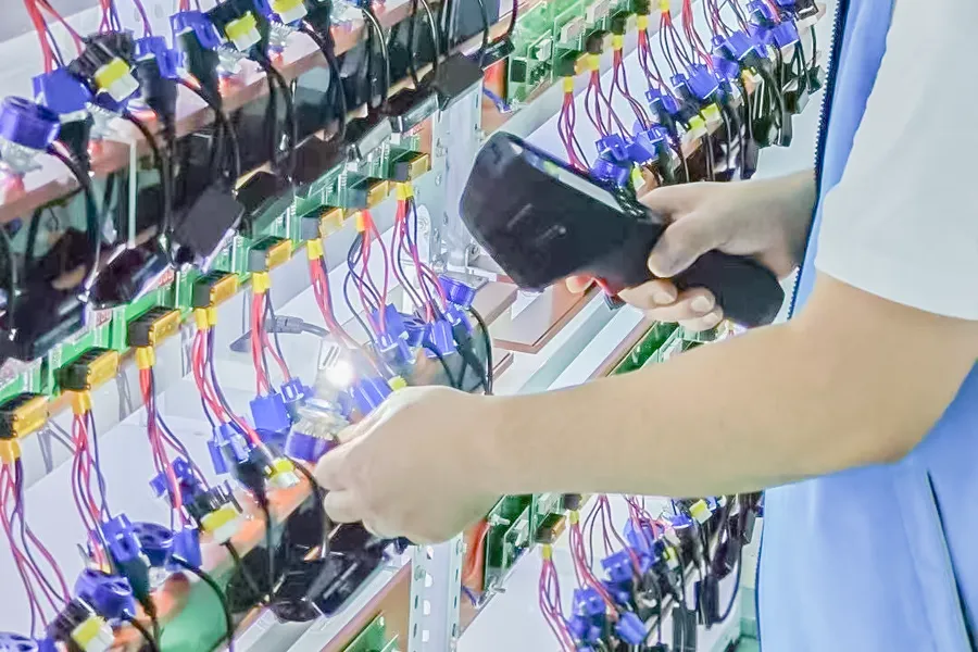 Extreme high temperature testing chamber